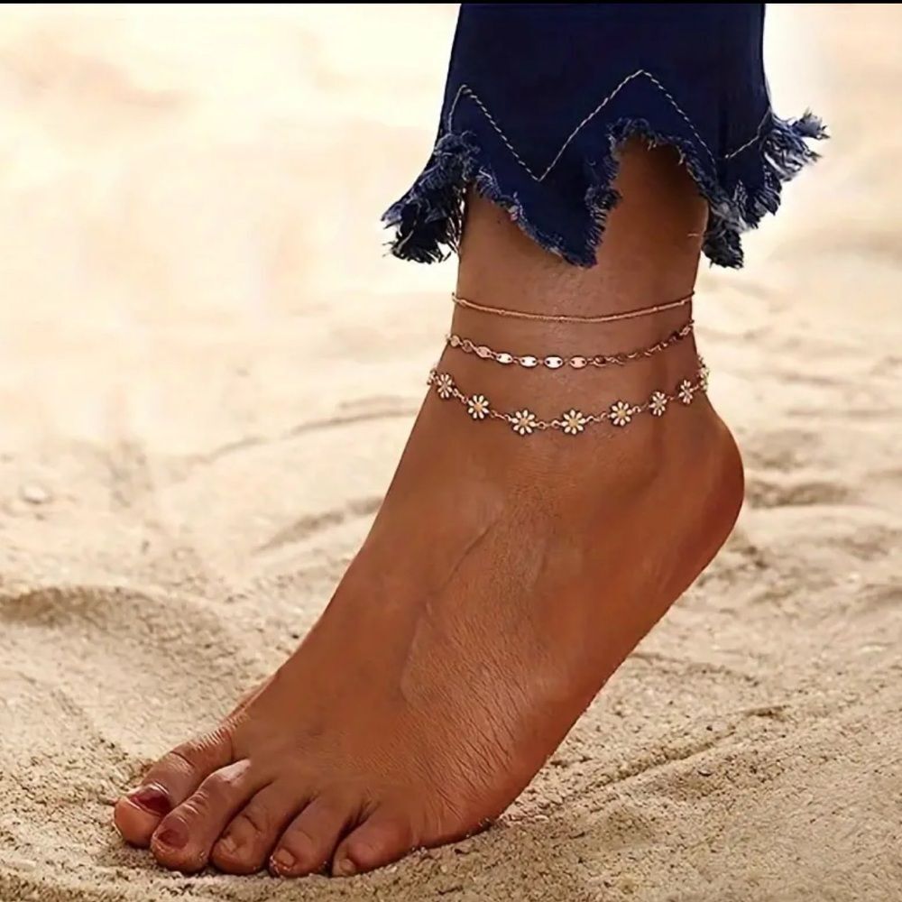 Gold Daisy Ankle Bracelet